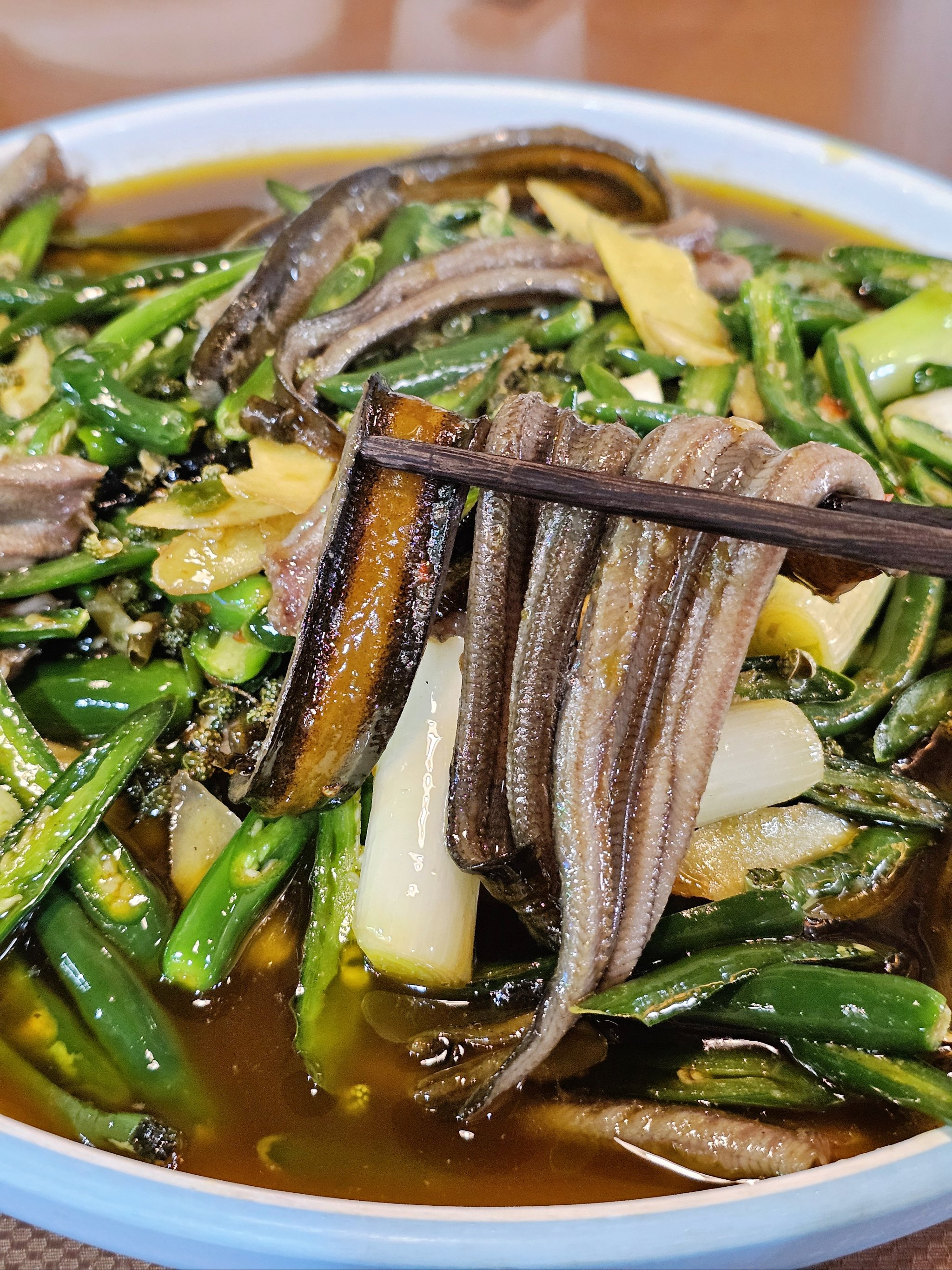 划鳝鱼的技巧(怎么样划鳝片视频)