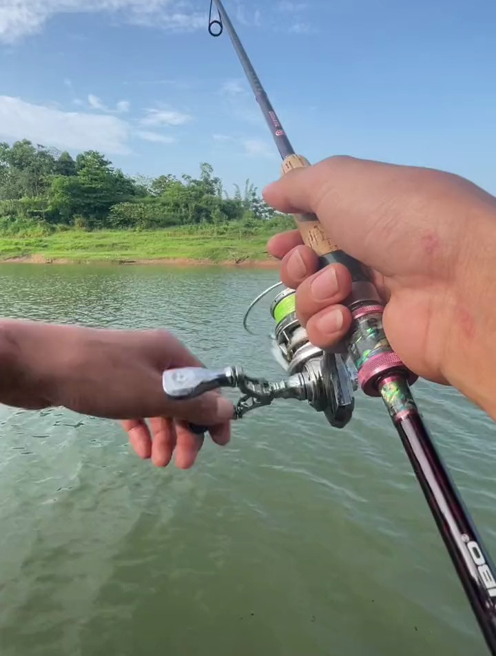 路亚海边视频(海边路亚怎么找鱼)