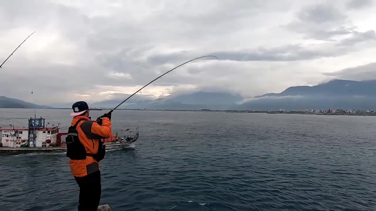 珠海高栏港防波堤海钓(高栏港防波堤钓鱼)