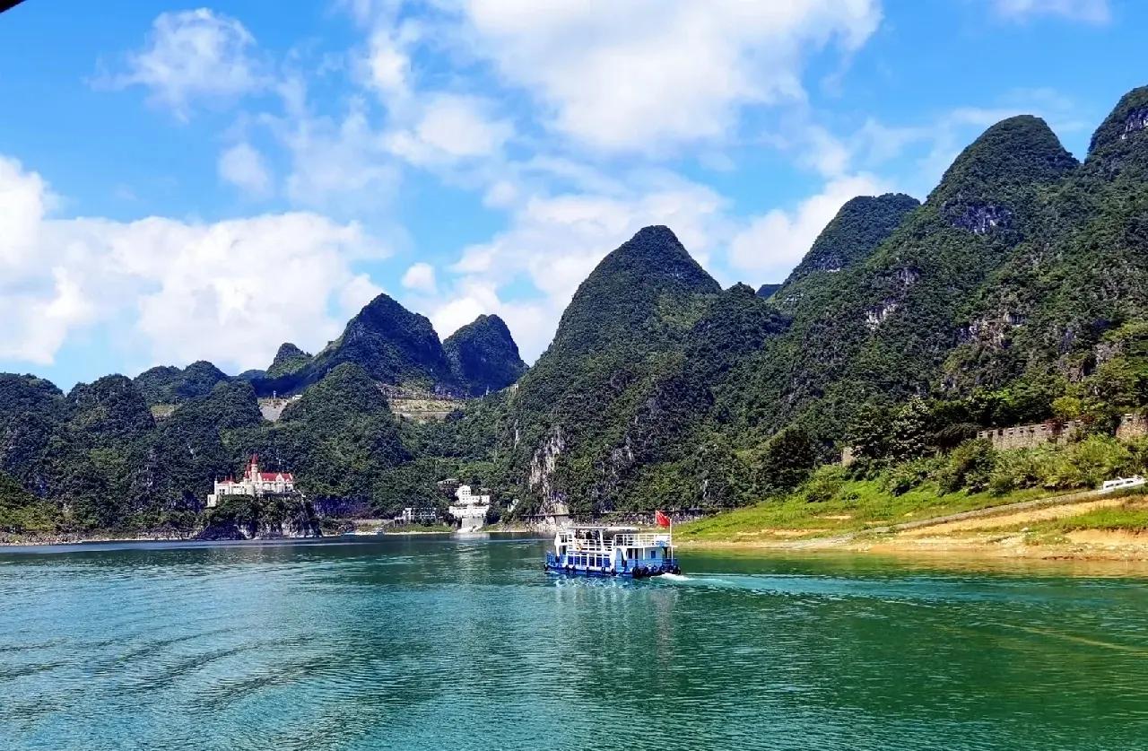 万峰湖最佳路亚点(万峰湖野钓2020)