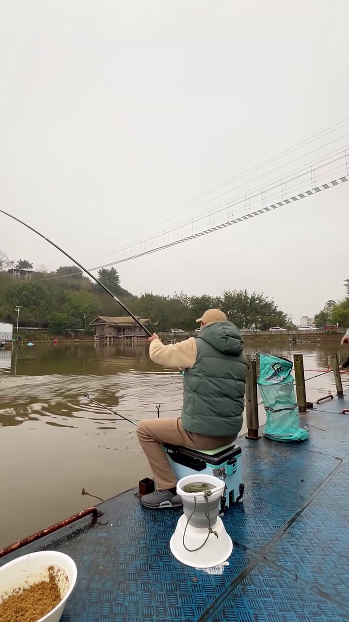 水库手竿钩青鱼技巧视频(水库手竿钩青鱼技巧视频讲解)