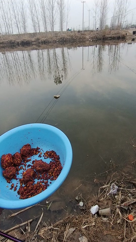 路亚泥鳅打窝(路亚泥鳅打窝一次打多少)