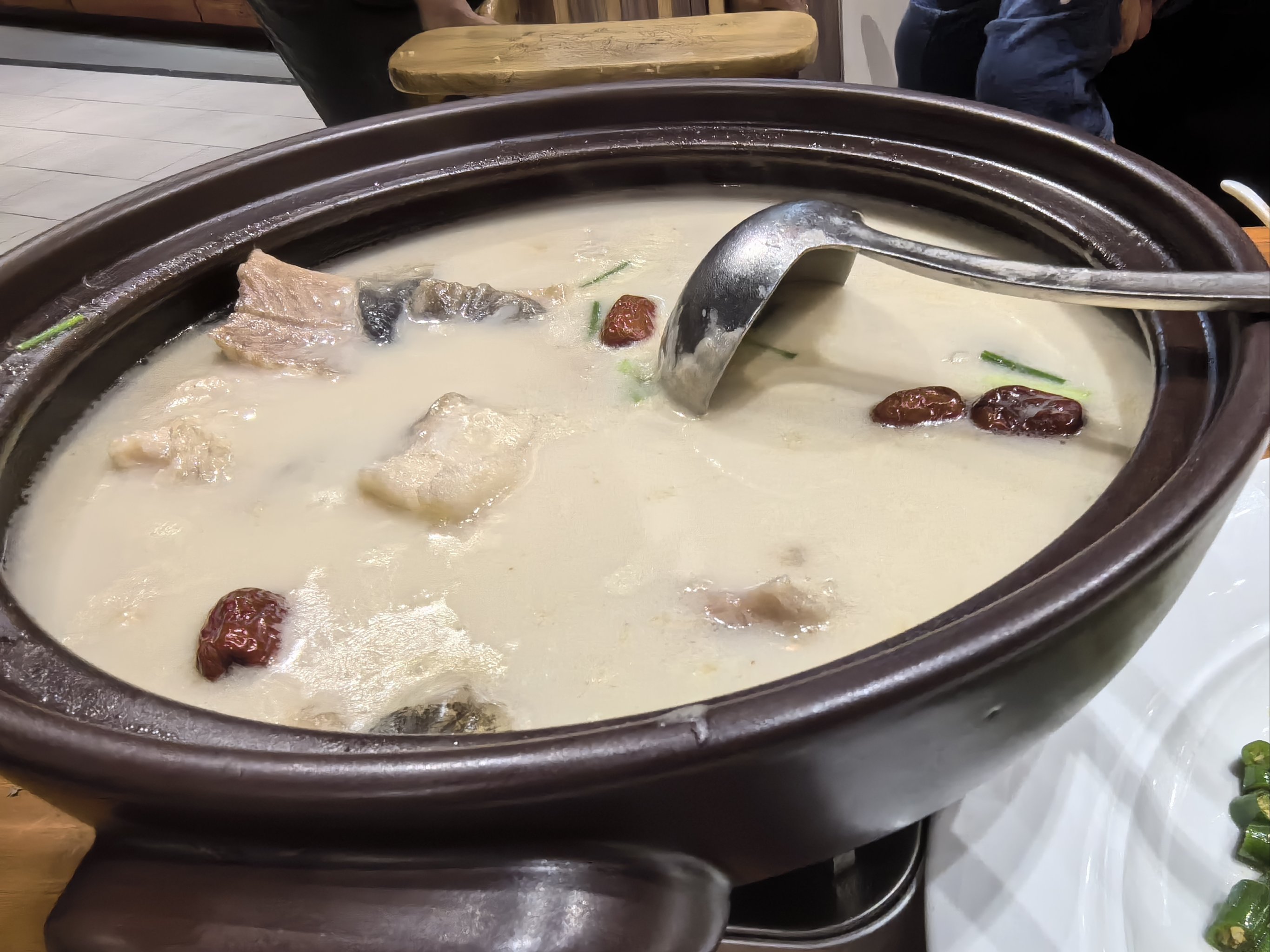 鱼痴饵料视频(鱼饵的做法大全)