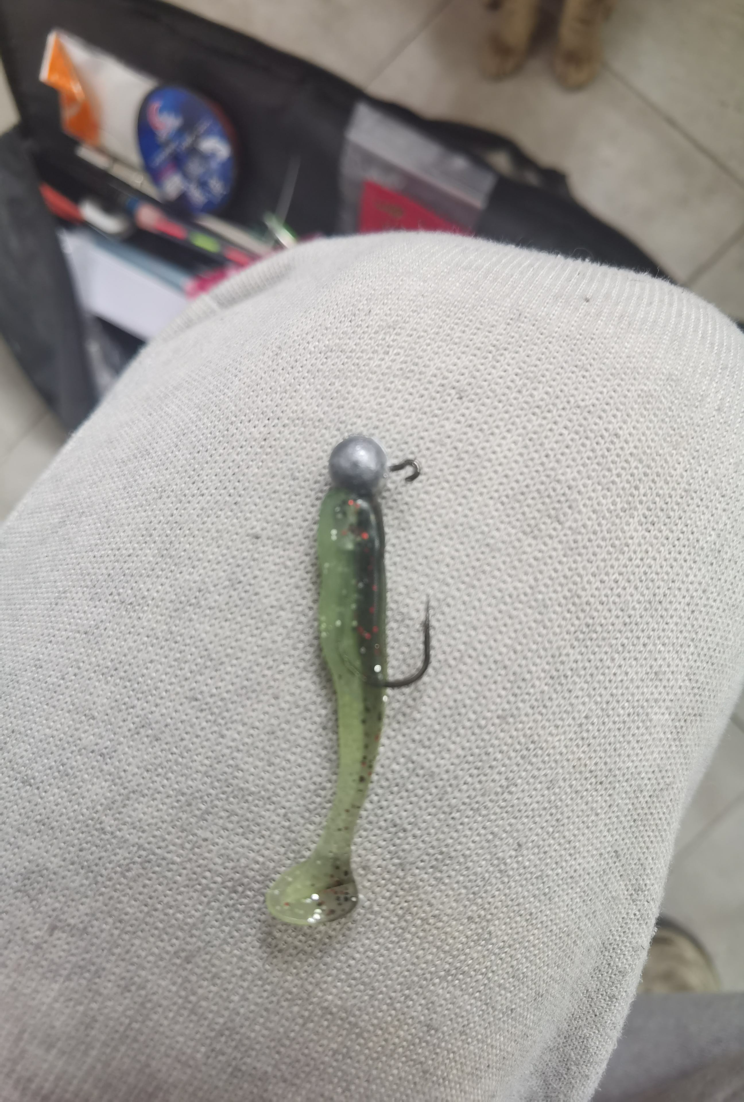 海钓假饵怎么穿(假饵海竿钓鱼视频教学)