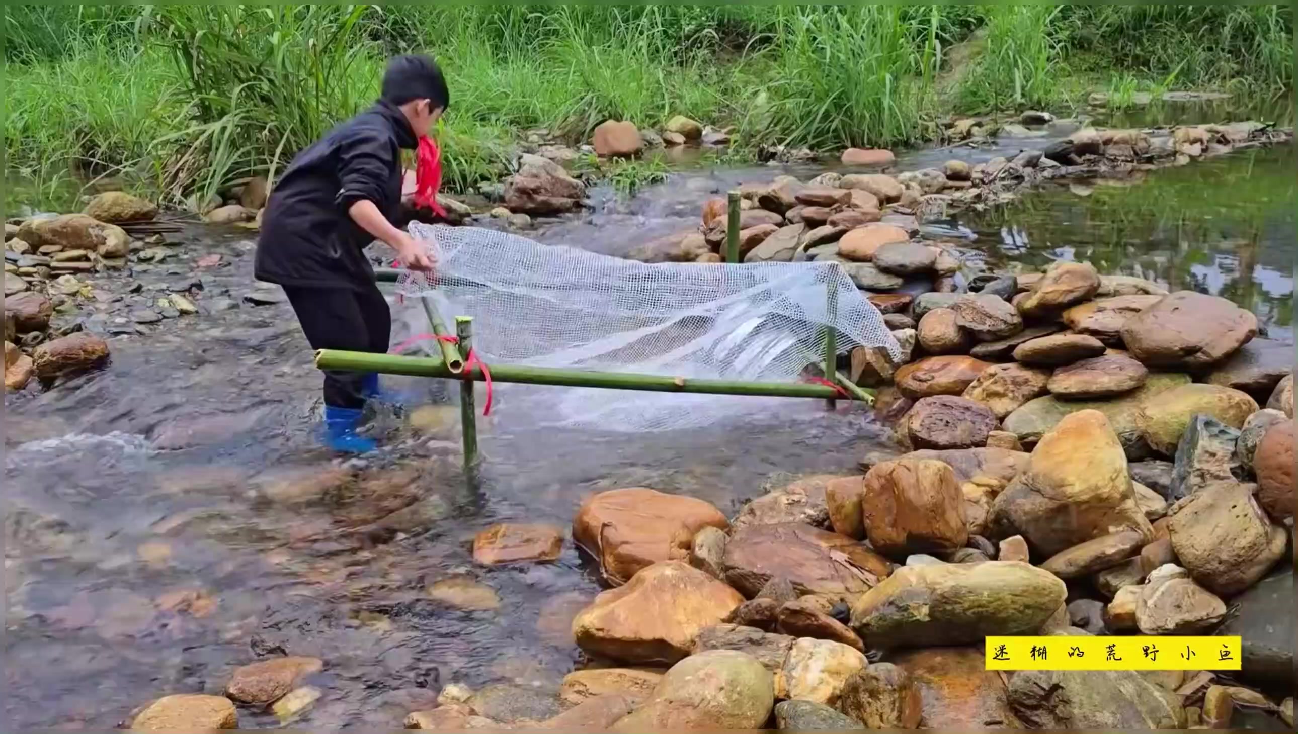 河边晚上捞鱼技巧(河边晚上捞鱼技巧视频)