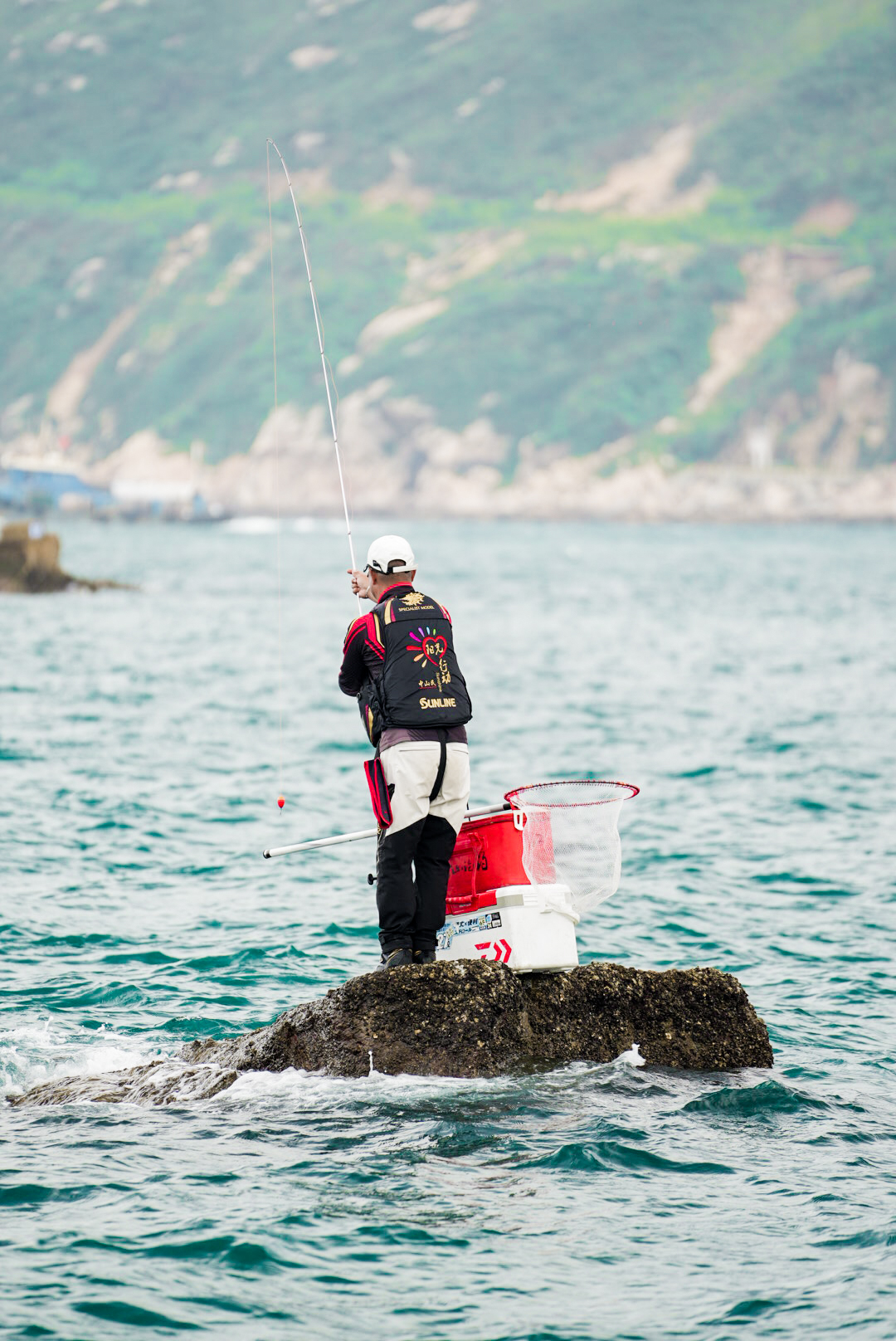 海钓已风(海钓什么风钓鱼最佳)