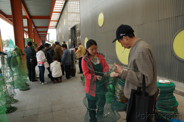 去渔具展拿货(渔具展销)
