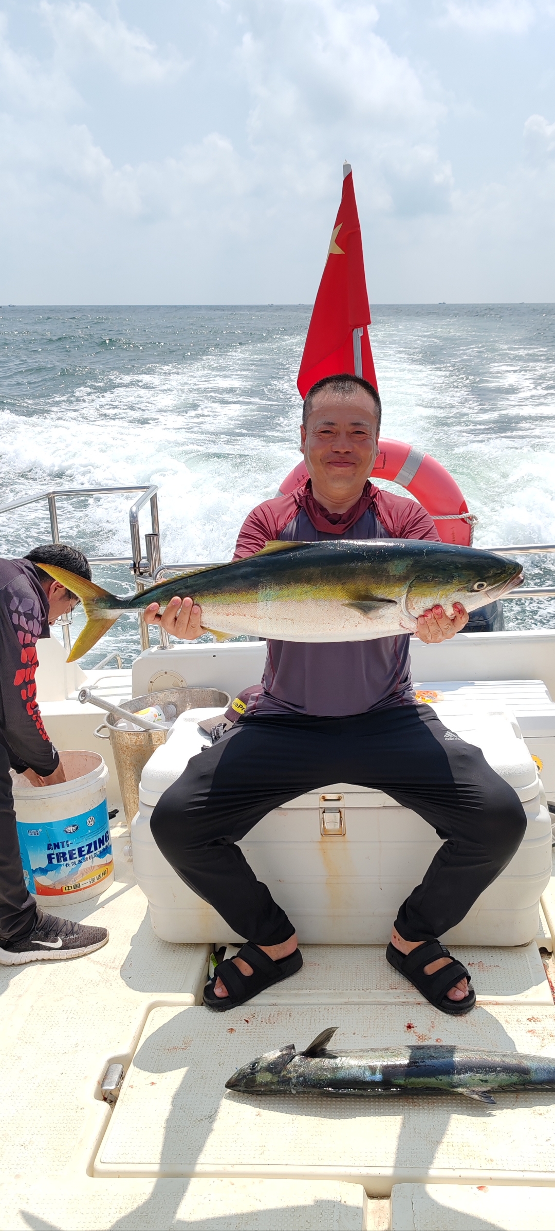 海钓千斤大鱼(海钓超大鱼)