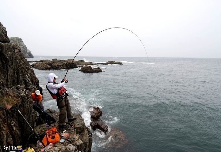 手拿海钓技巧视频(手拿海钓技巧视频教程)