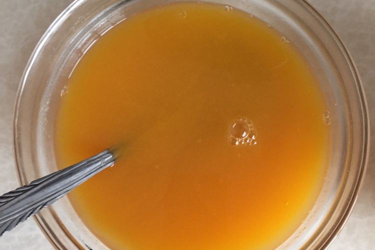 韭菜汁饵料(钓鱼韭菜自制饵料)