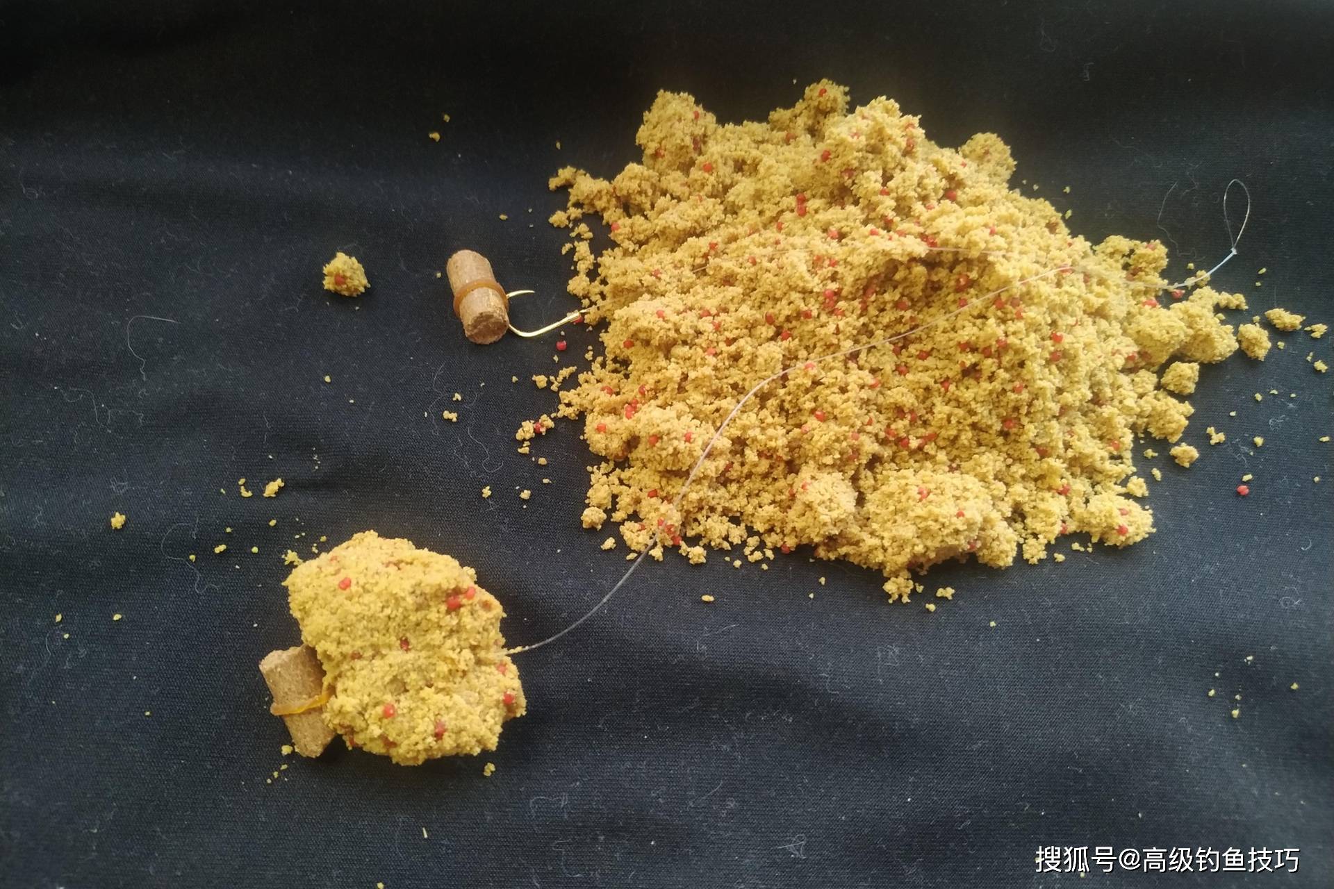 鲤鱼饵的开饵技巧(鲤鱼饵开饵视频)