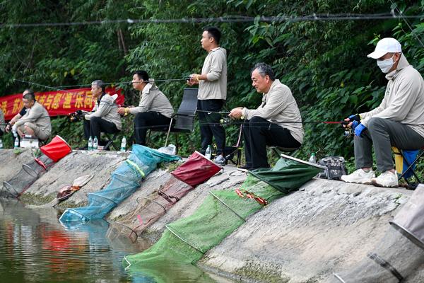 路亚集体接(路亚接线结的打法)