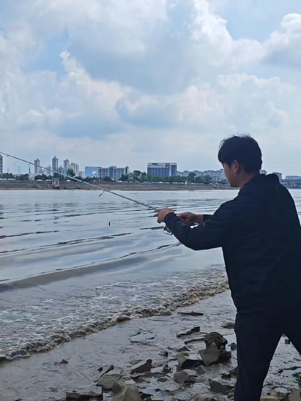 最新大海钓鱼视频(钓超级大海钓鱼视频)