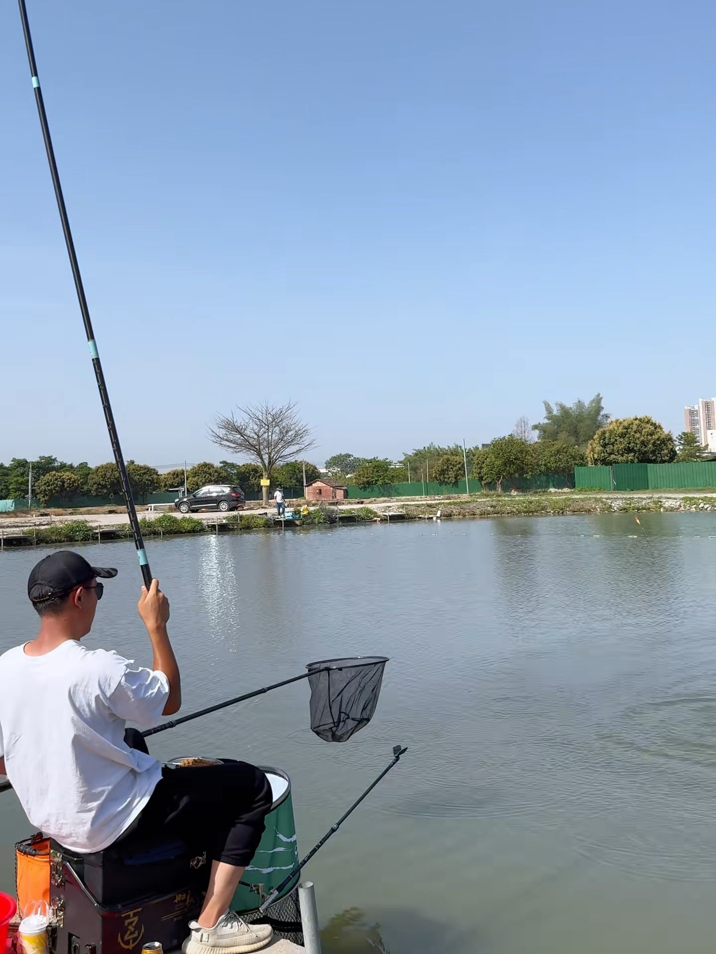 程宁水库海钓草鱼鲤鱼(cctv程宁钓鱼教学视频)