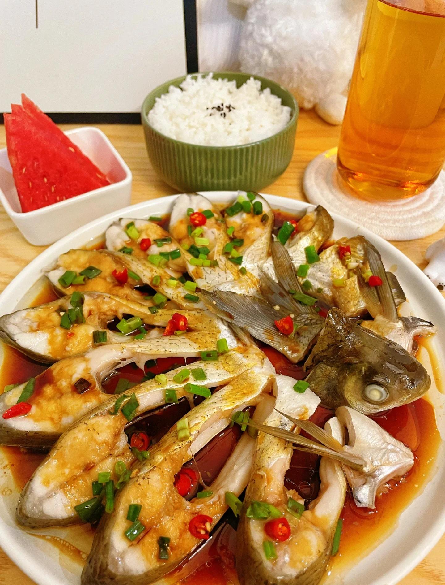 鳊鱼喜欢吃什么饵料(藿香正气水钓鱼配方比例)