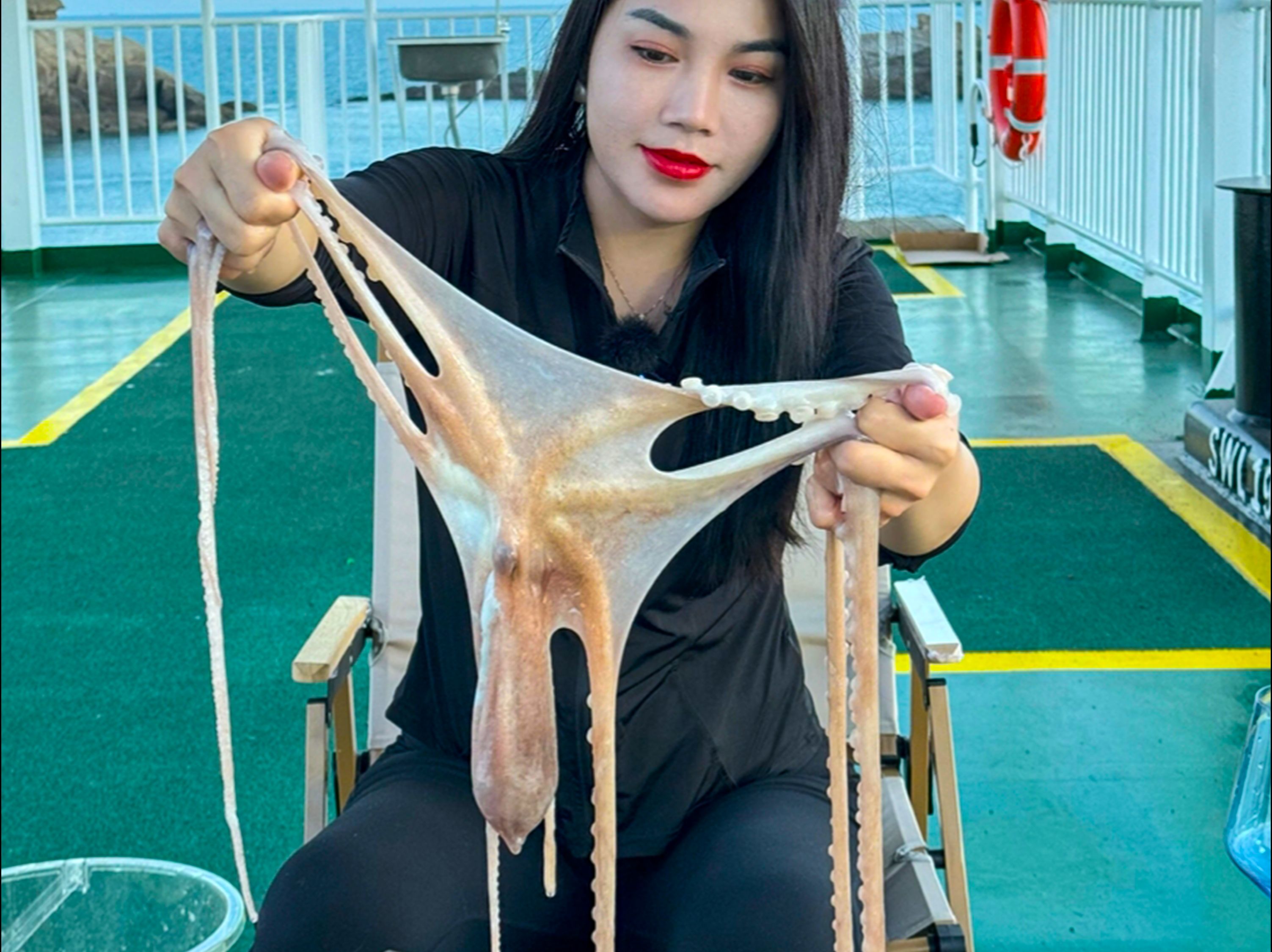海钓八爪鱼视频(钓八爪鱼的视频)