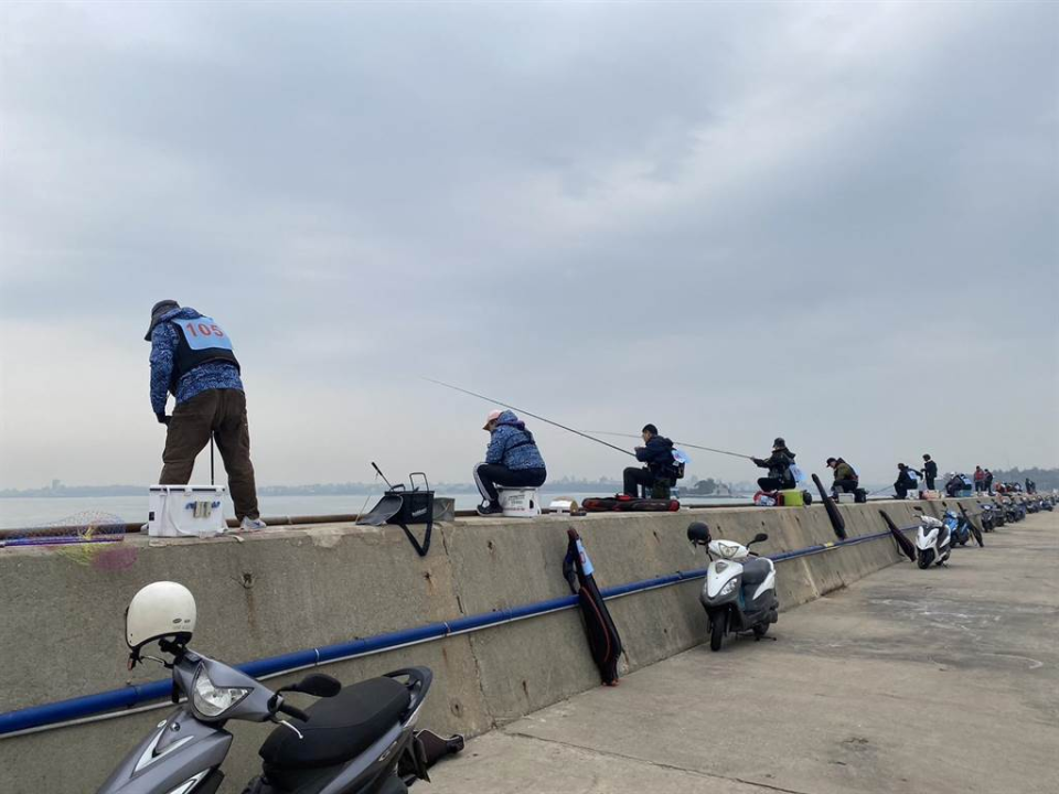 海钓投多远(海钓用多大的铅头钩)