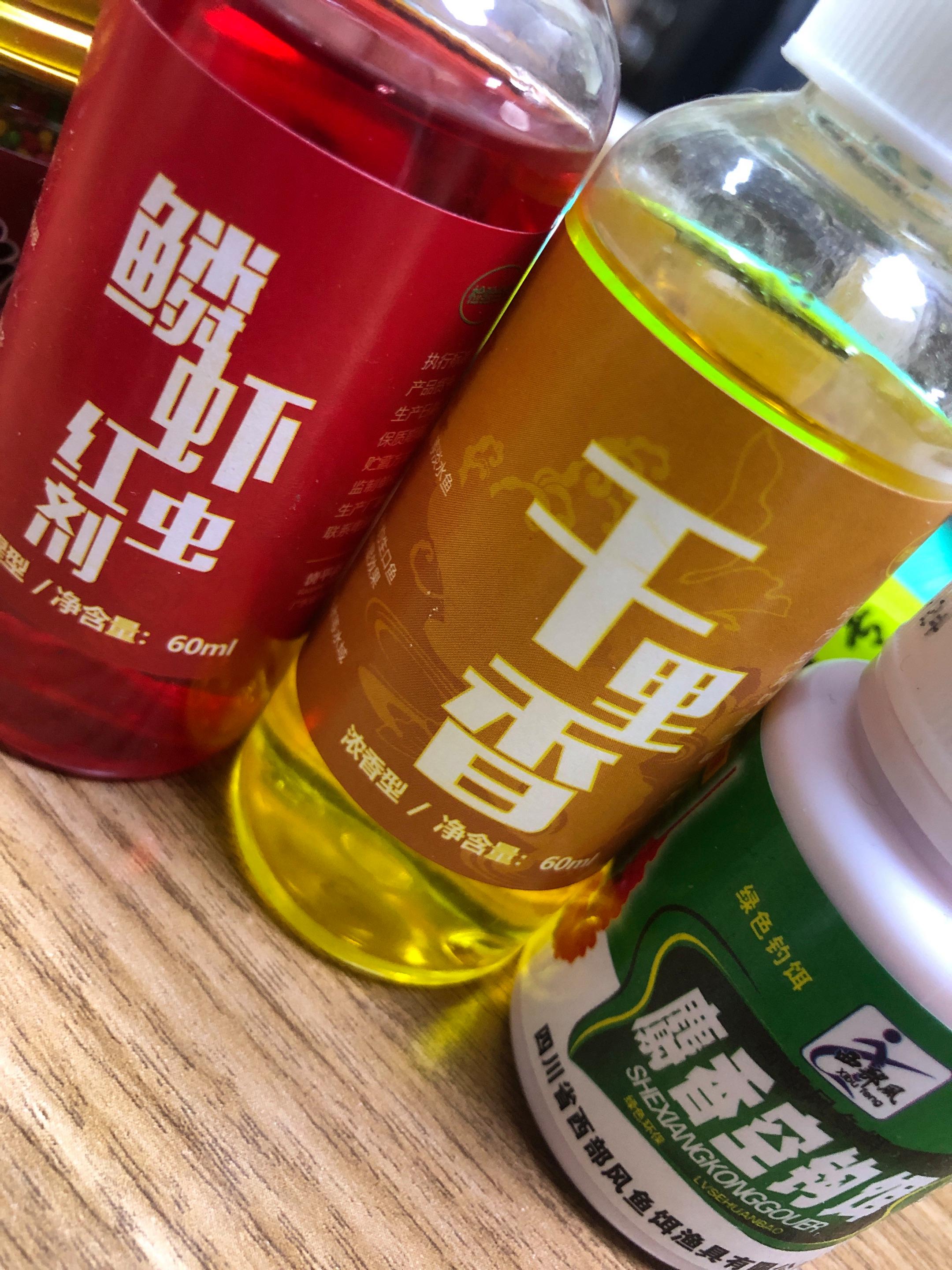 饵料粘粉怎么使用(饵料加粘粉)