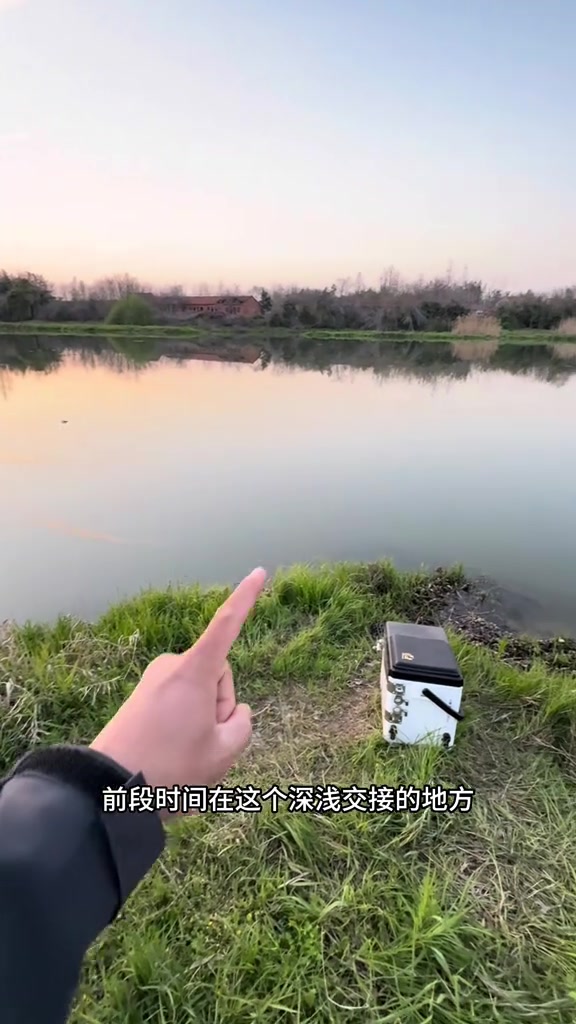 晚上在大河里钓鱼技巧(晚上江河钓鱼可以钓浮吗)