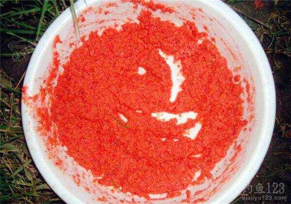 秋季适合的饵料(秋季什么饵料好钓鱼)