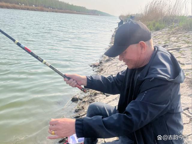 老婆把渔具全砸了(老婆把鱼缸砸了是什么电影)