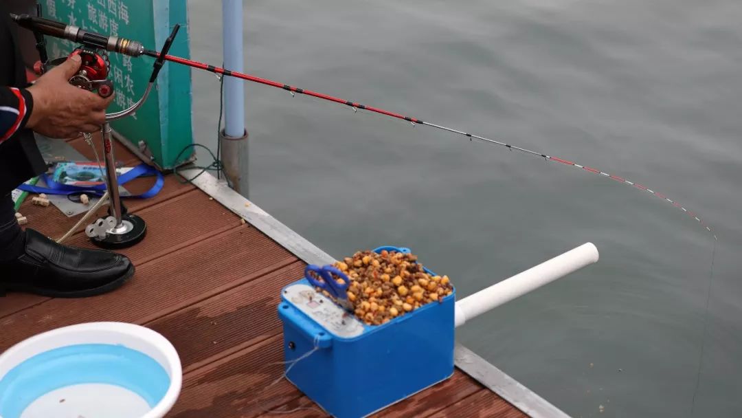 筏钓走水技巧视频(怎样克服筏钓走水)