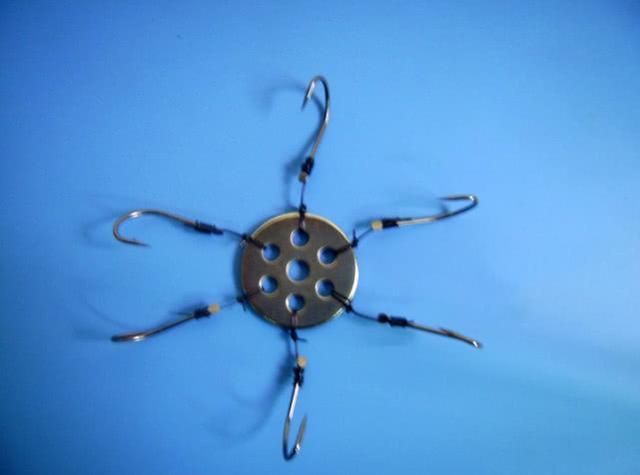 河里翻板技巧(翻板钩江河底钓鲢鳙方法)