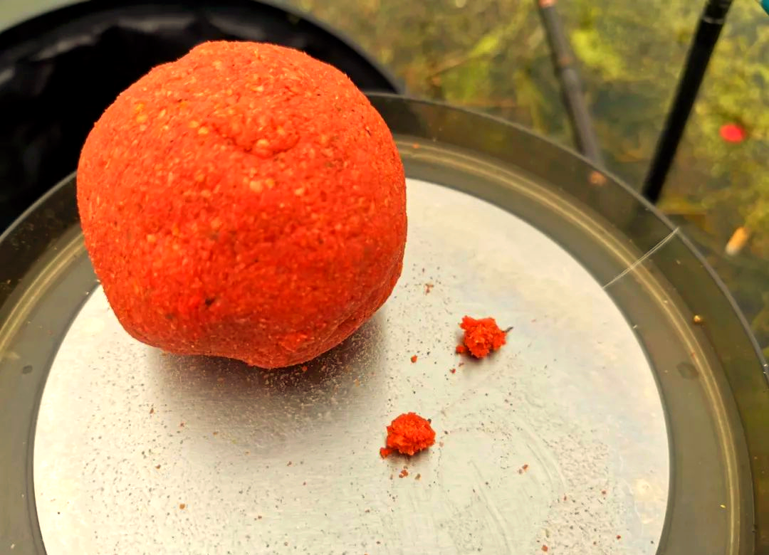 饵料开完味道不大(饵料放久了没味道)