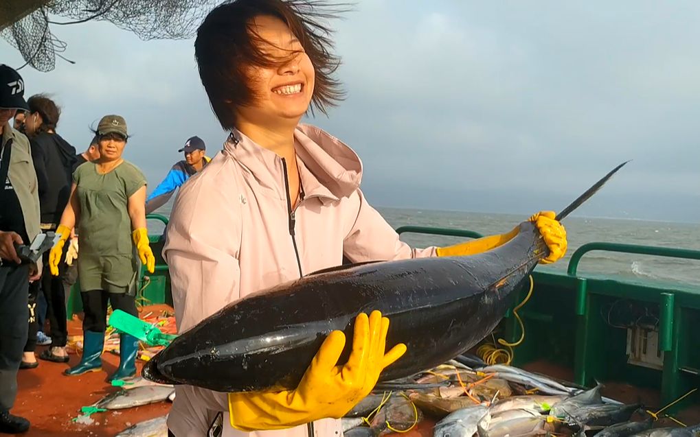 莱州深海钓鱼(出海钓鱼船多少钱一艘)