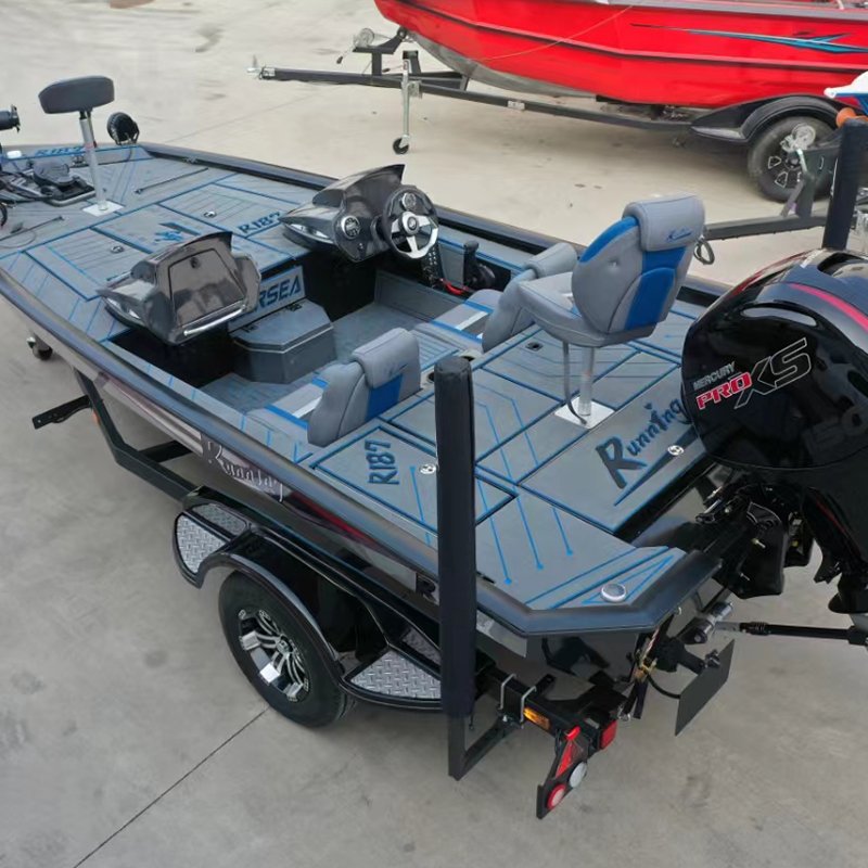 二手路亚艇(本人急转让二手路亚)