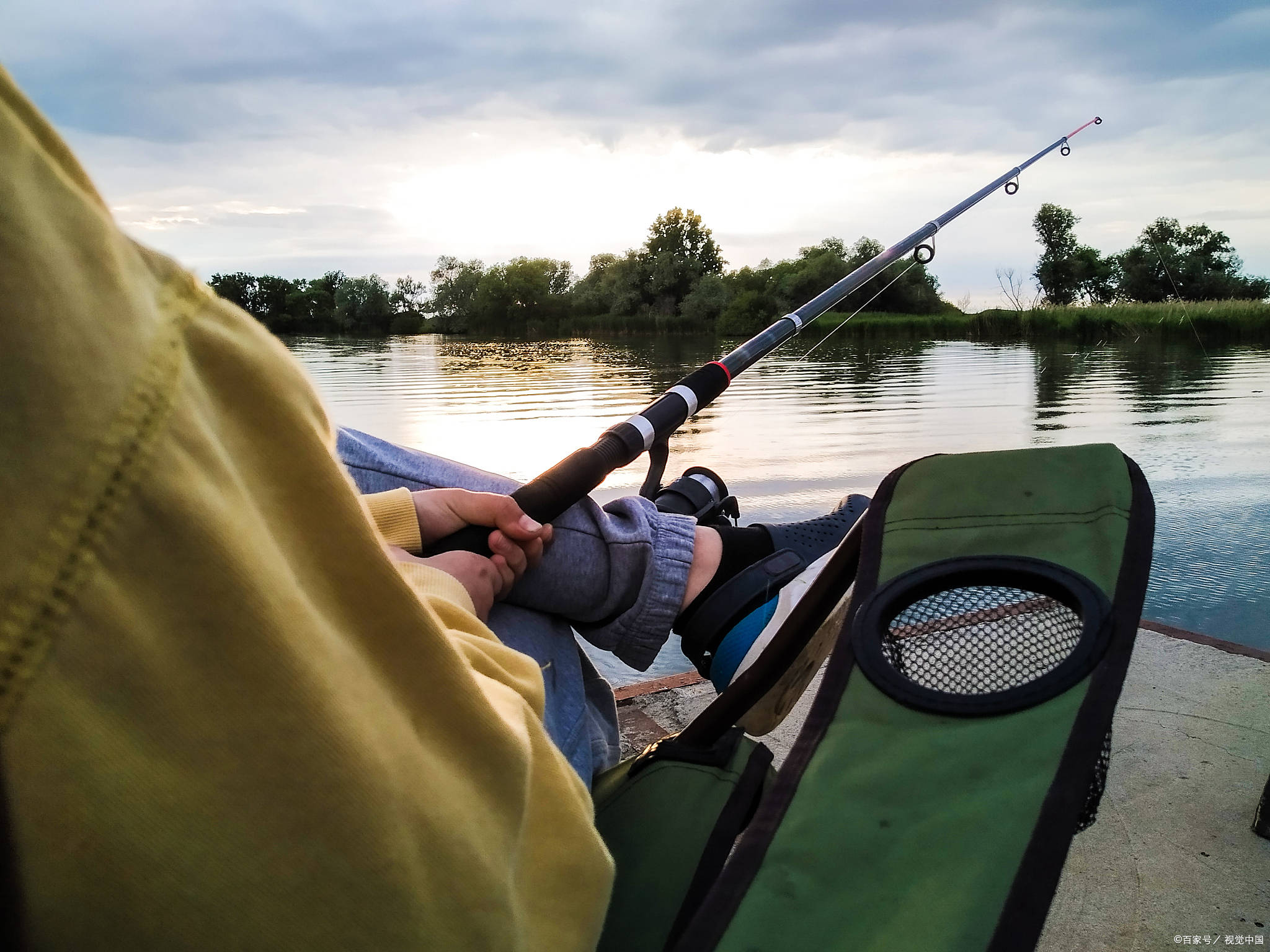 关于路亚钓(关于路亚钓黑鱼水面有水草怎么处理)