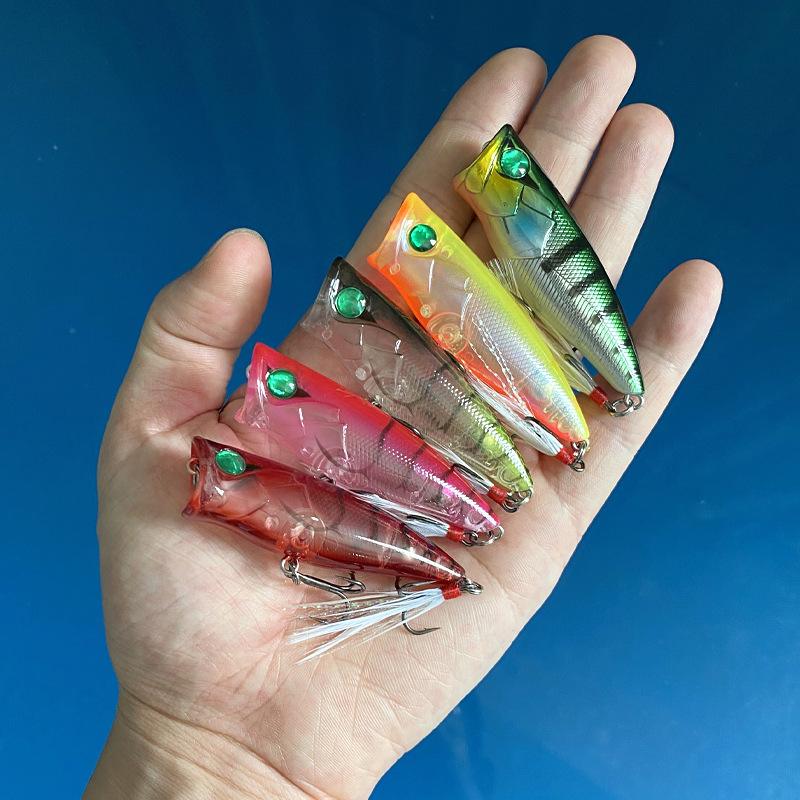 路亚饵水底状态(路亚的饵是浮在水面上么?)