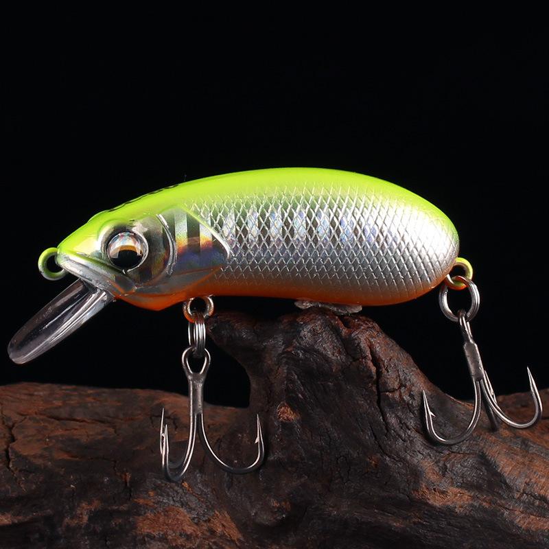 路亚鲈鱼用什么假饵(新手路亚鲈鱼用什么假饵)