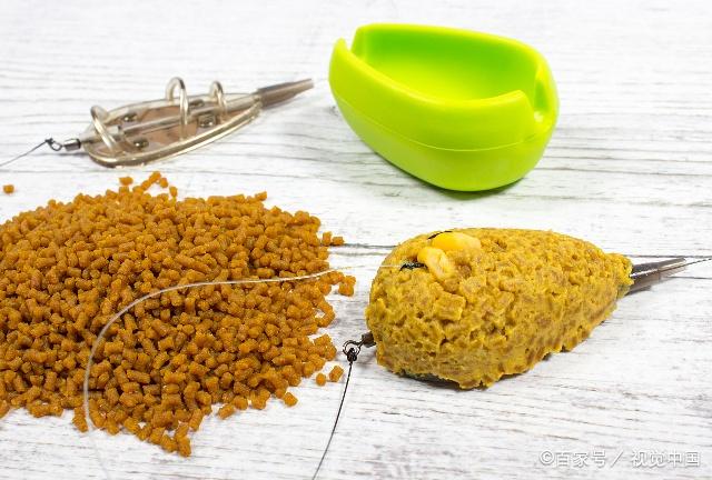 自制冬天钓鱼饵料(自制冬季钓鲫鱼饵料配方大全)