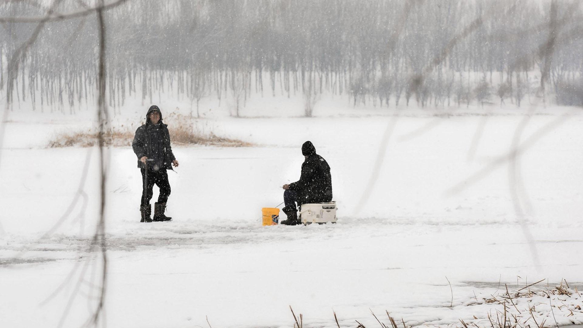 冬末钓鱼技巧视屏(冬季钓鱼视频教程)