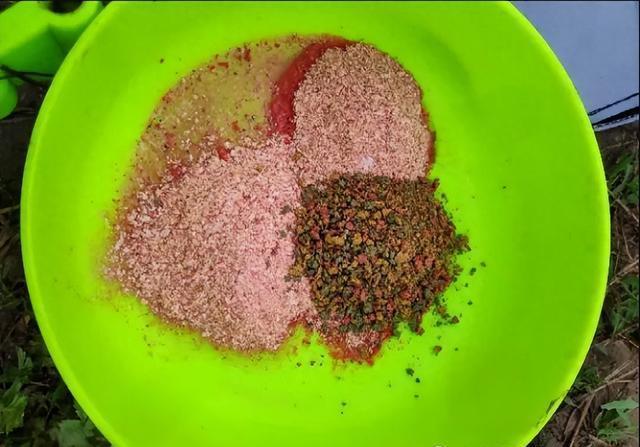 如何让饵料软粘(如何把饵料调粘一点)