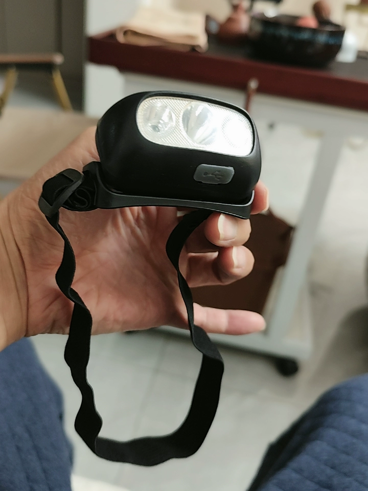 钓鱼渔具头灯(钓鱼头灯怎么拆开)