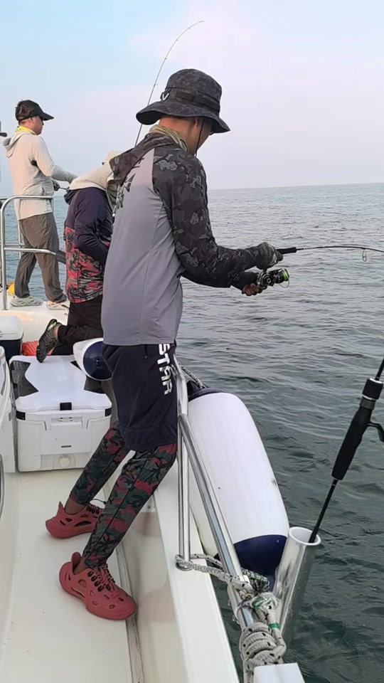 铁板海钓鱼视频(海钓铁板钩绑法) 铁板海钓鱼视频(海钓铁板钩绑法)