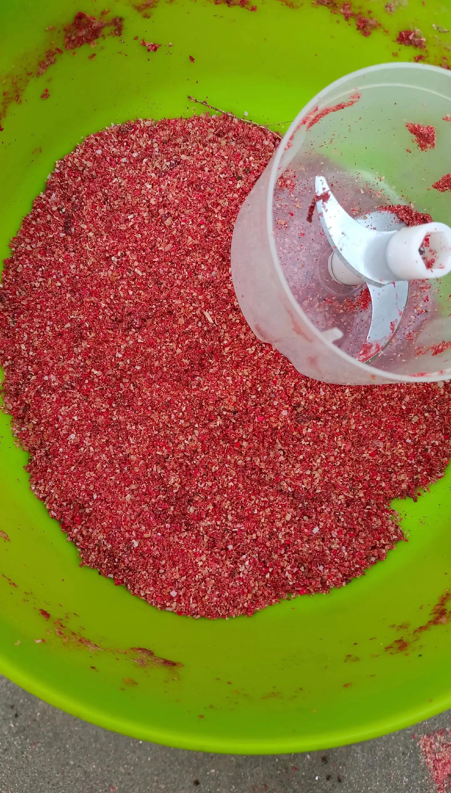 隆冬钓鱼饵料(隆冬钓鱼饵料怎么配) 隆冬钓鱼饵料(隆冬钓鱼饵料怎么配)