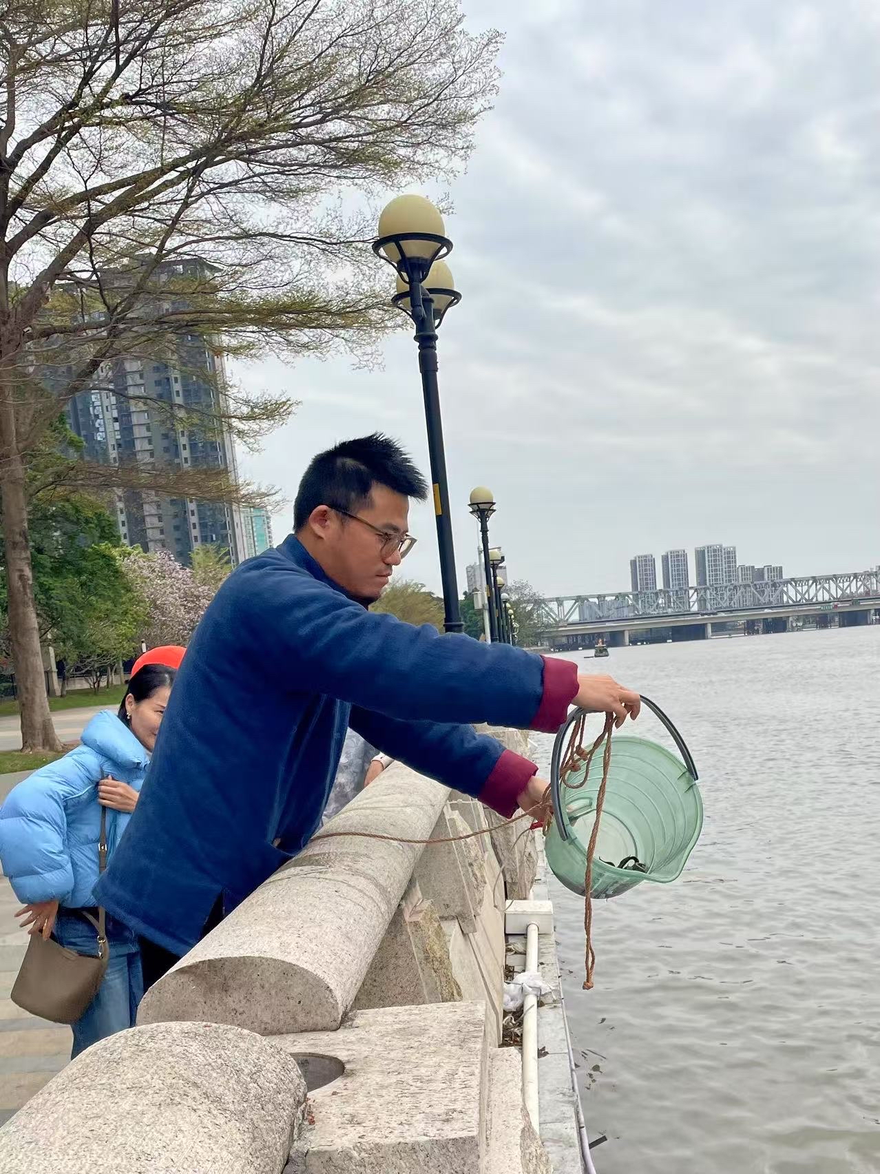 海钓人收风(海钓怎么收竿) 海钓人收风(海钓怎么收竿)