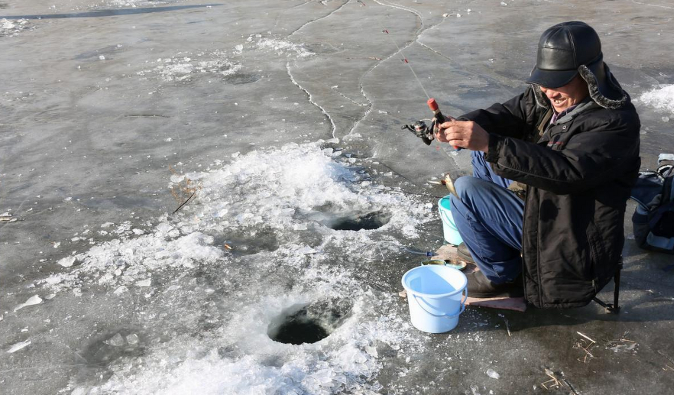 下雪时钓鱼技巧(下雪天钓鱼好不好钓) 下雪时钓鱼技巧(下雪天钓鱼好不好钓)