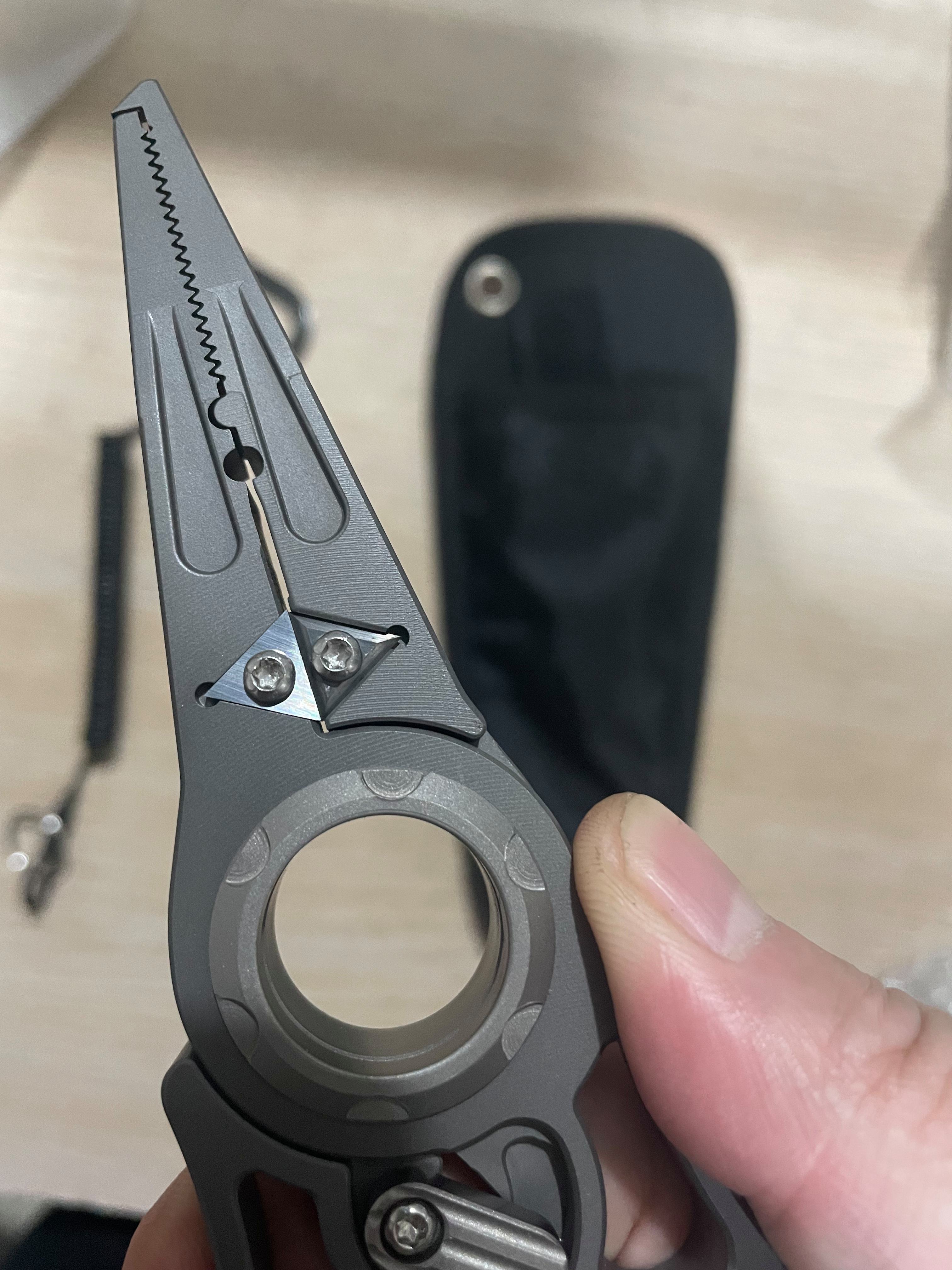 路亚钳摘三本钩(路亚钳如何摘鱼钩) 路亚钳摘三本钩(路亚钳如何摘鱼钩)