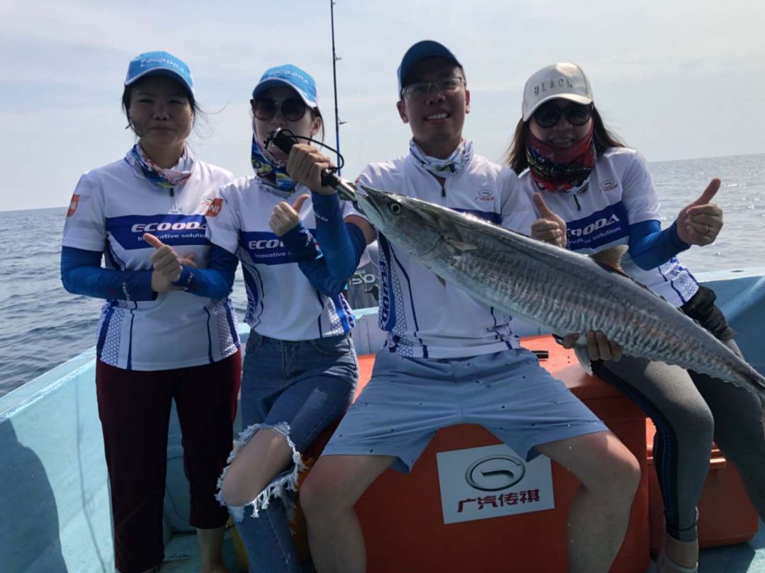 云冰海钓订船(冰海 钓鱼点) 云冰海钓订船(冰海 钓鱼点)