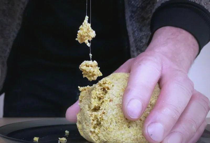 怎样把饵料变粘(饵料怎么增加粘性) 怎样把饵料变粘(饵料怎么增加粘性)