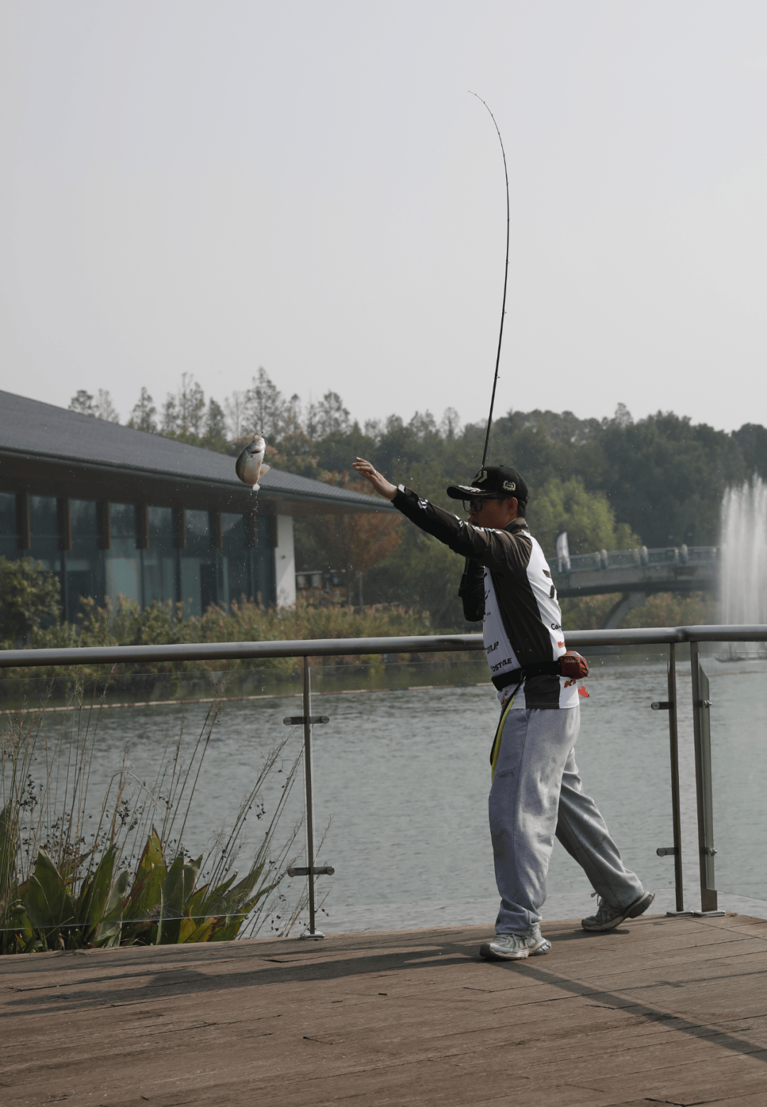 bass路亚比赛(basspara路亚竿)