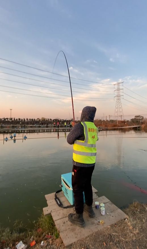 冬天鱼塘钓鱼技巧视频(冬天鱼塘怎么钓鱼) 冬天鱼塘钓鱼技巧视频(冬天鱼塘怎么钓鱼)