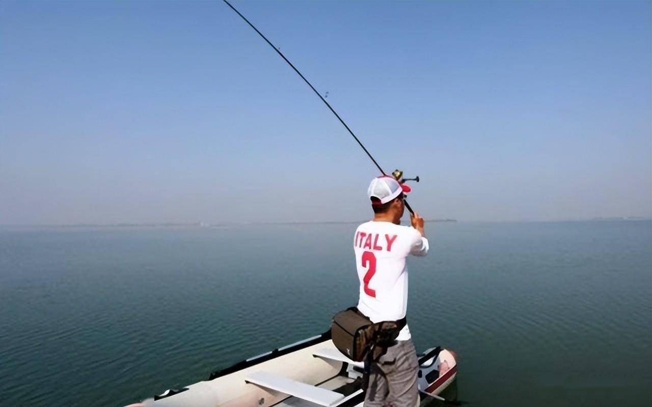 路亚正手抛(路亚怎么抛的准)