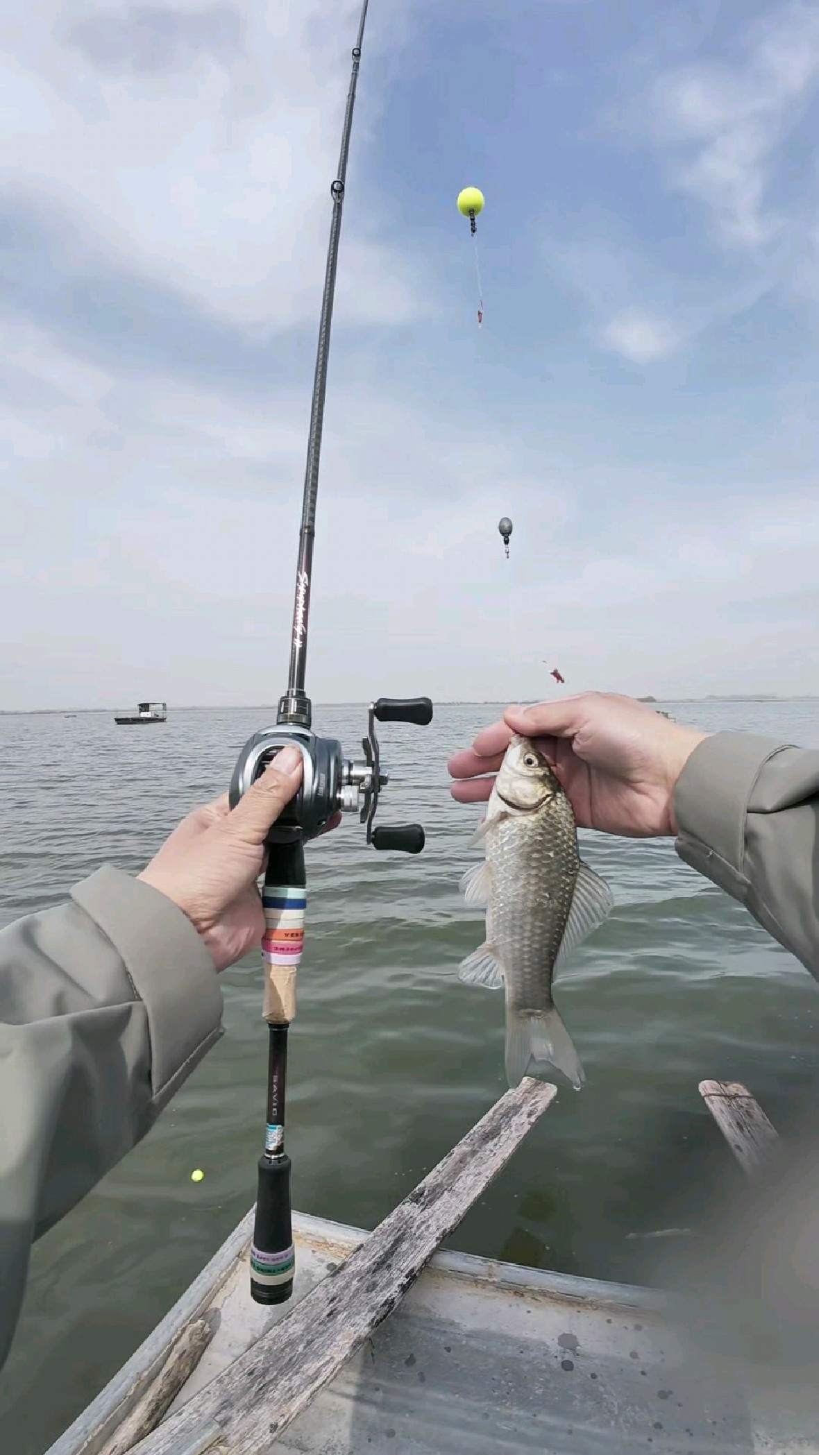 手杆冬钓红虫技巧(冬钓红虫怎么调漂)