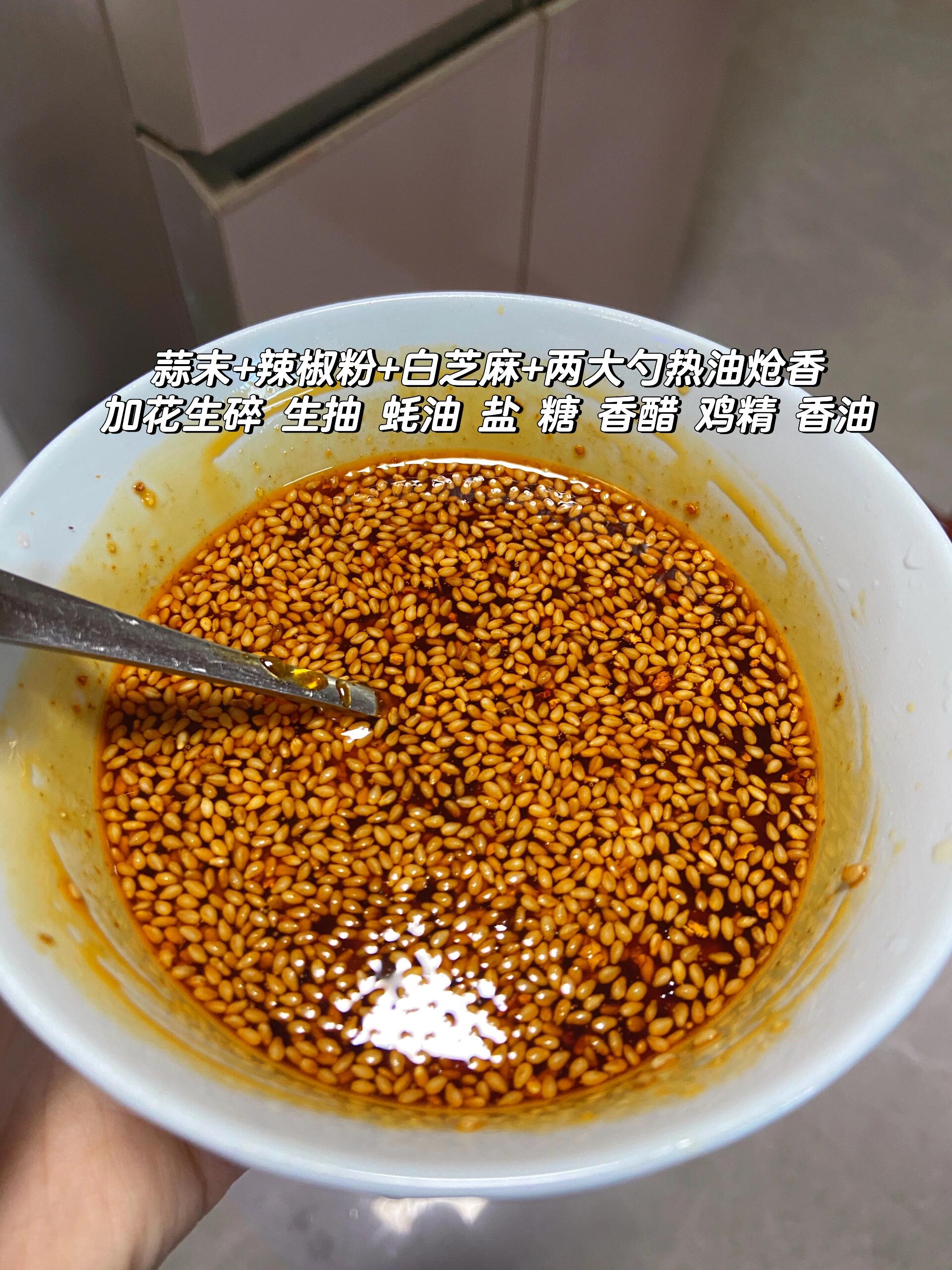 怎样拌饵料视频(如何拌鱼饵料入水不易化) 怎样拌饵料视频(如何拌鱼饵料入水不易化)