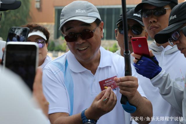 程宁钓鲫鱼技巧(程宁浮钓鲫鱼教学视频)